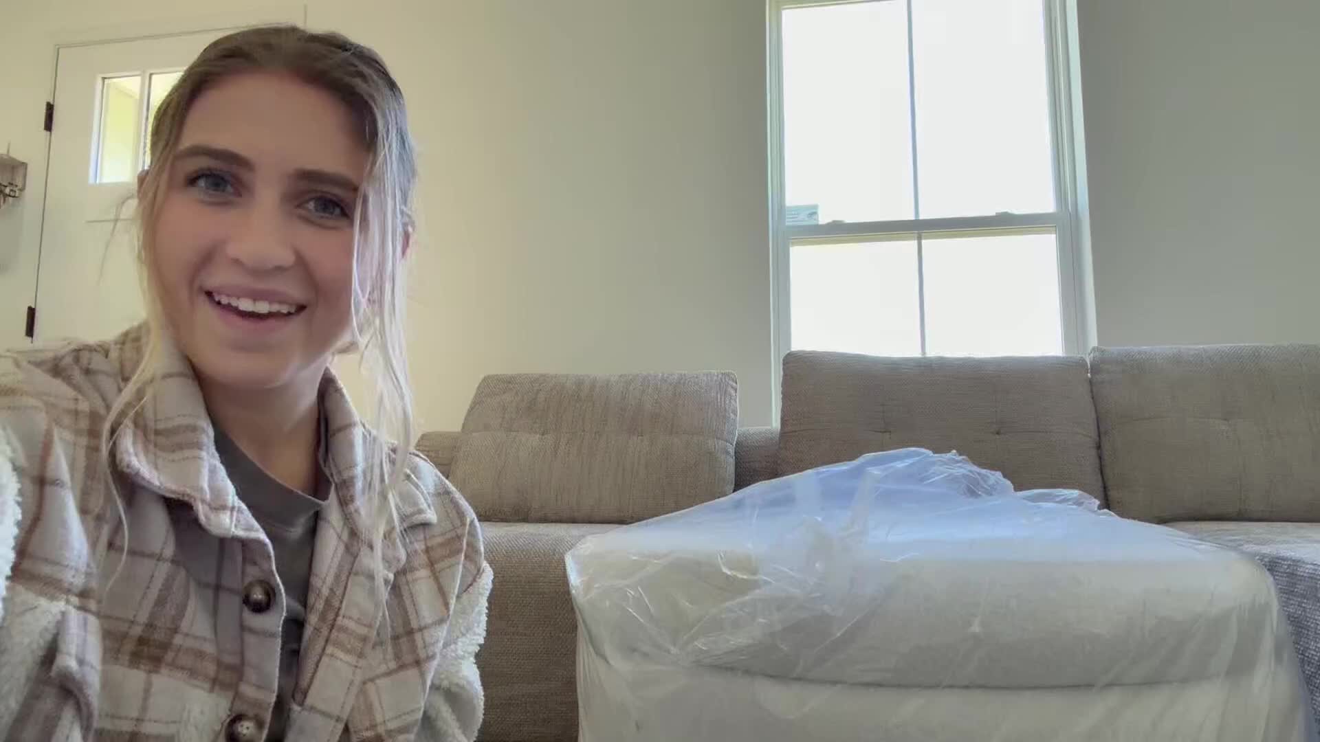 30 Inch Round Ottoman Coffee Table with Storage & Sherpa Top - Large Multi-Functional Modern Footrest Suitable for Couch, Cream White Frame\u002FPlywood Base Furniture for Living Room, Space-Saving Tray Table for Small Spaces