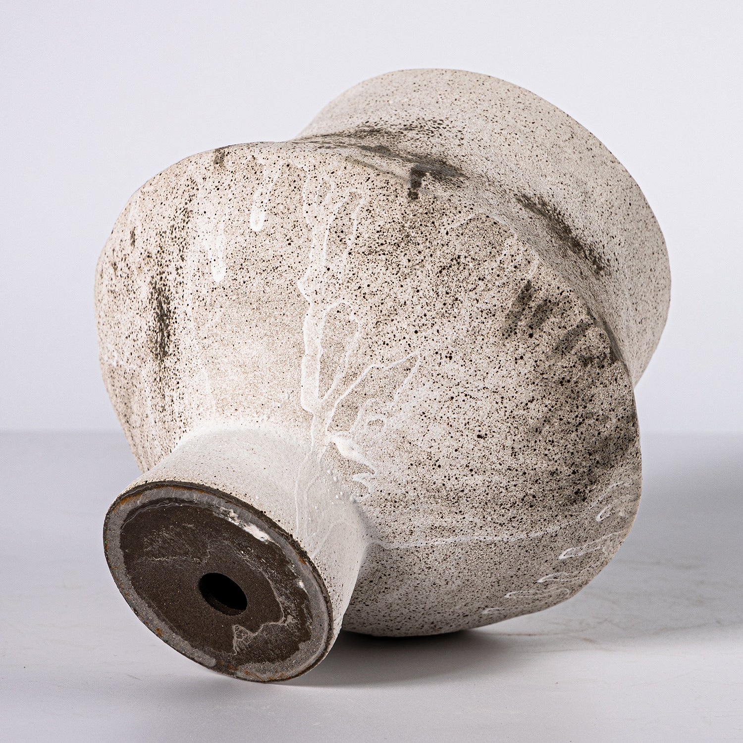 Vintage Style Ceramic Vase - Handcrafted Vintage Style Dried Flower Zen Decor, Art Craft, Home Decoration, Three-Dimensional Artwork