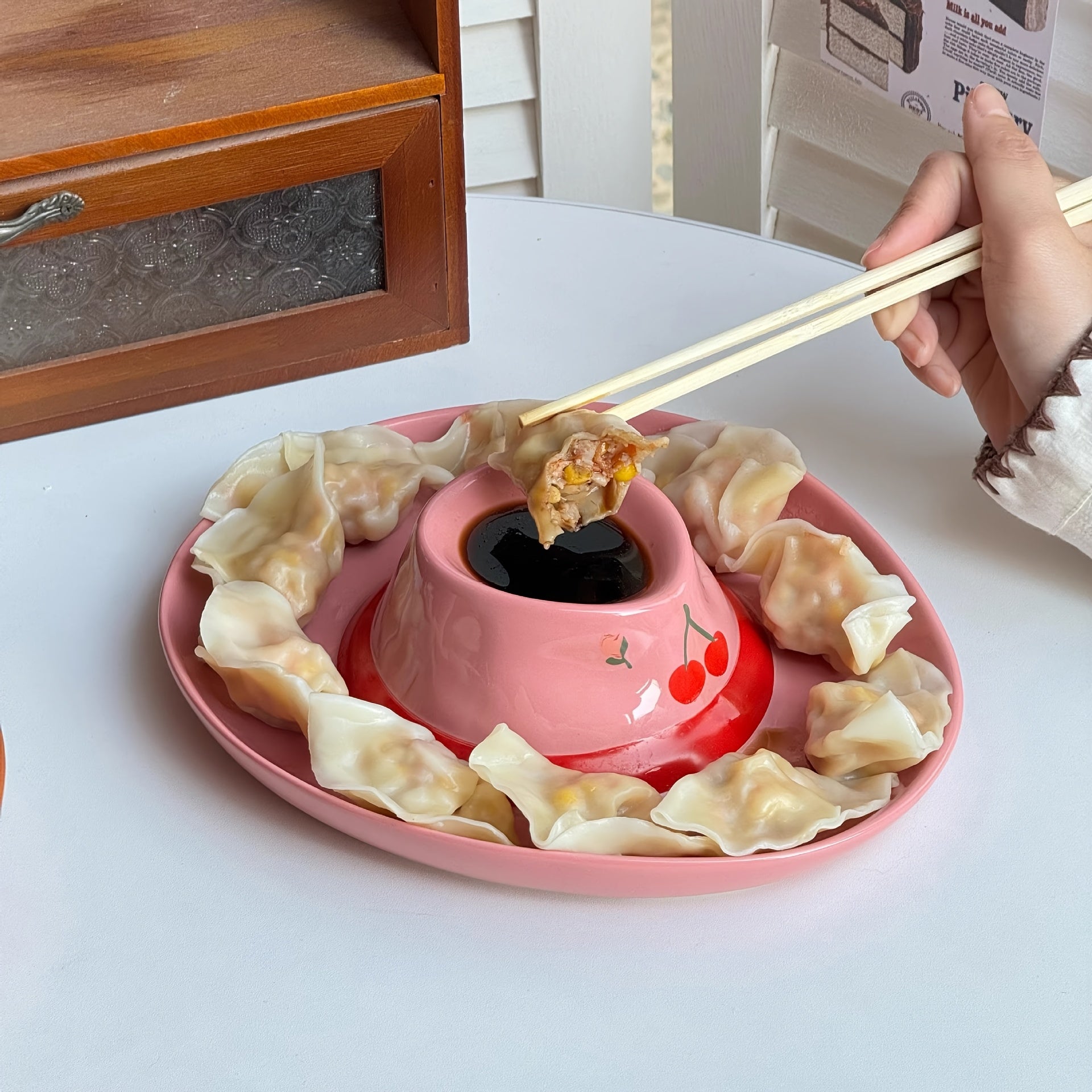 Creative Ceramic Plate Shaped Like a Cowboy Hat, Includes a Vinegar Dish, Perfect for Serving Dinner, Breakfast, Or As a Special Side Dish for Hot Pot