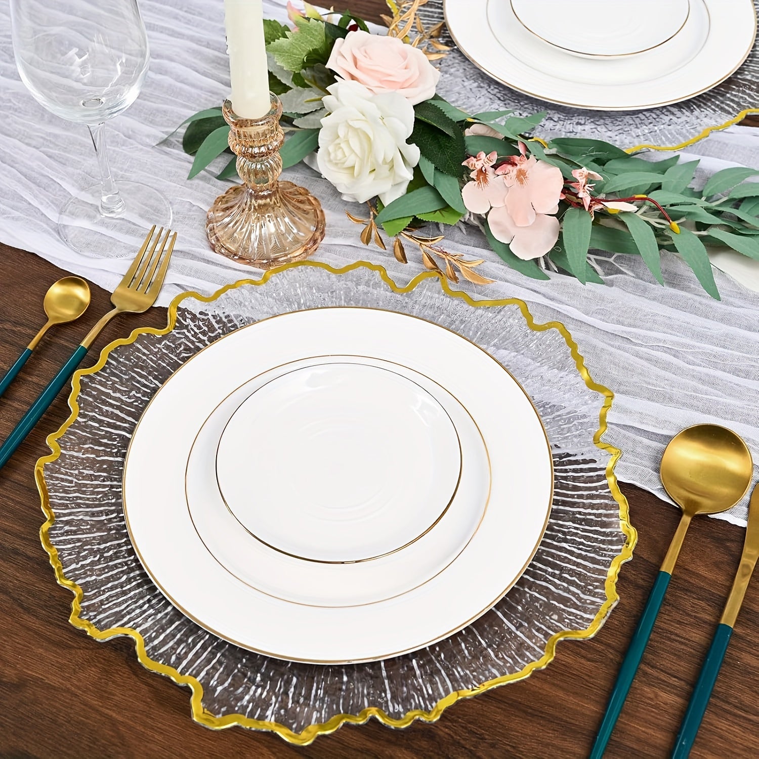 24\u002F12pcs Clear Reef Charger Plates Set Bulk 12 Golden Rim Clear Charger Plates 13 Inch And 12 Satin Cloth Napkins 17 Inch, Sturdy And Durable, Reef Charger Plate With Golden Rim Floral Reef Design For Dinner Wedding Party Easter Table Setting Decora